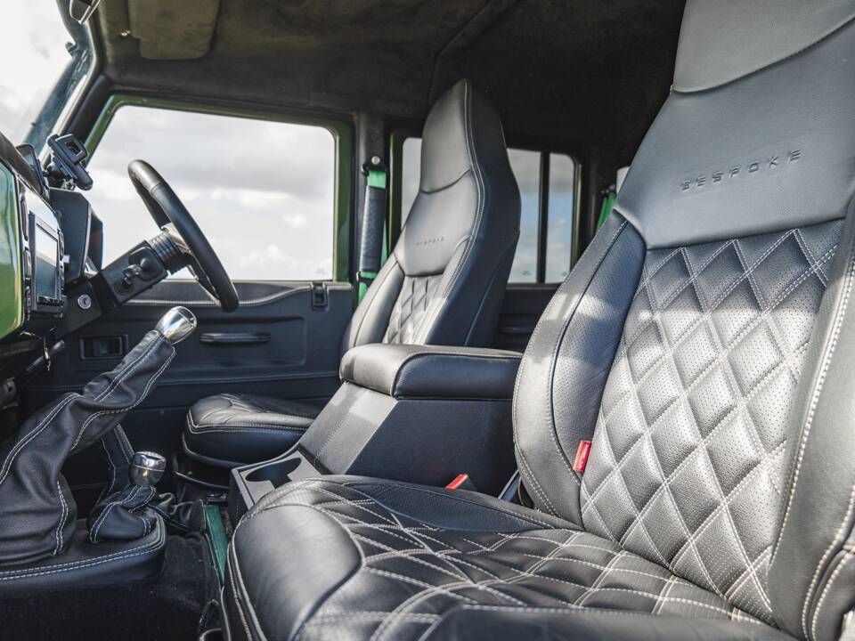 Immagine 38/50 di Land Rover Defender 110 (2005)
