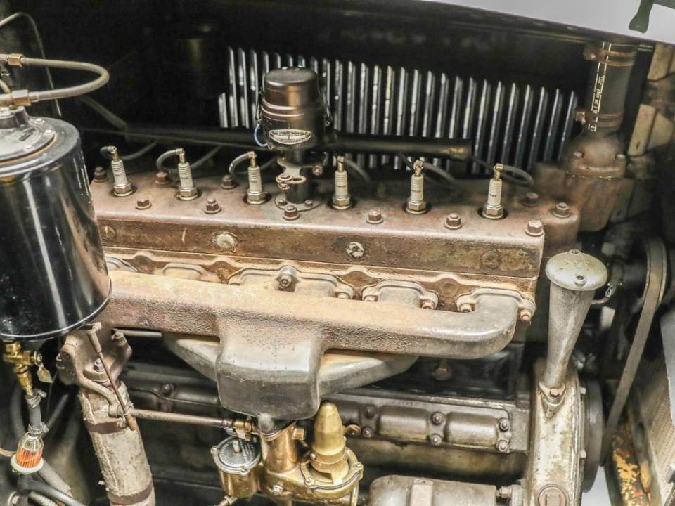 Image 13/21 of Packard Twin Six (1928)