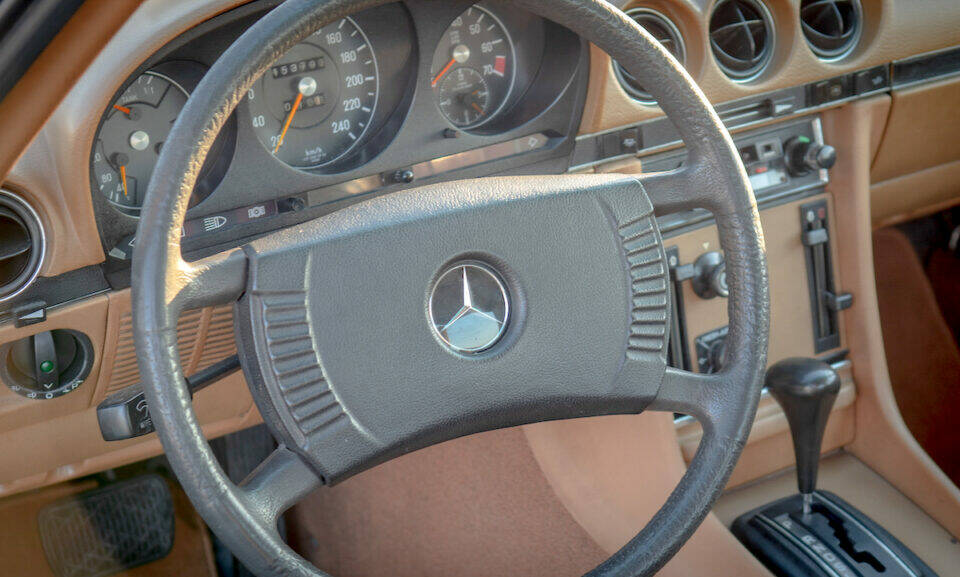 Imagen 7/7 de Mercedes-Benz 280 SLC (1975)