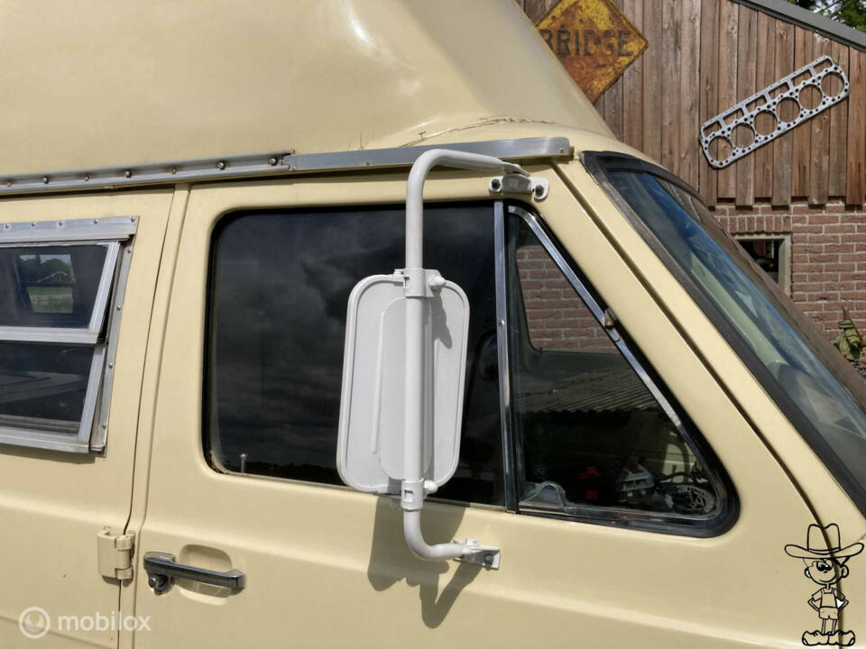 Image 26/50 of Ford Econoline E 300 (1971)
