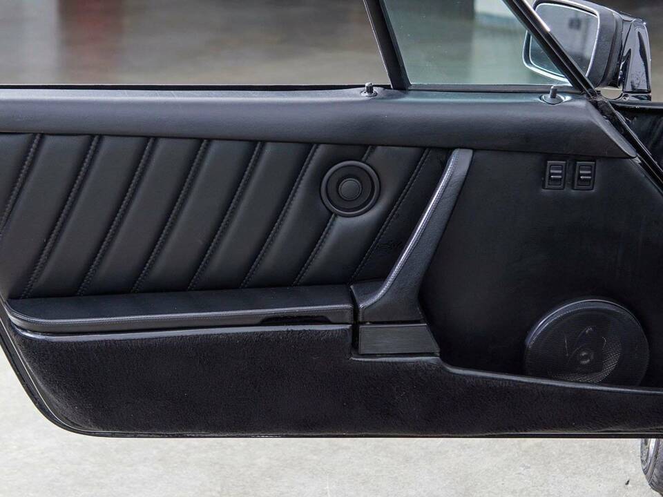 Bild 16/32 von Porsche 911 Carrera 3.2 (1986)