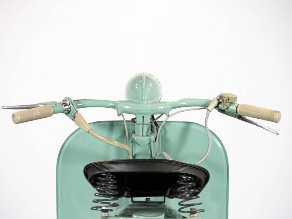Immagine 13/50 di Piaggio Vespa 125 (1953)