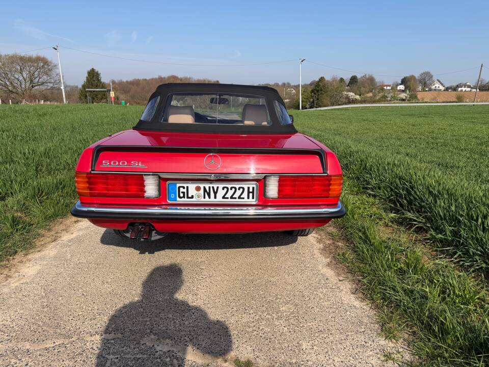 Afbeelding 5/33 van Mercedes-Benz 500 SL (1988)