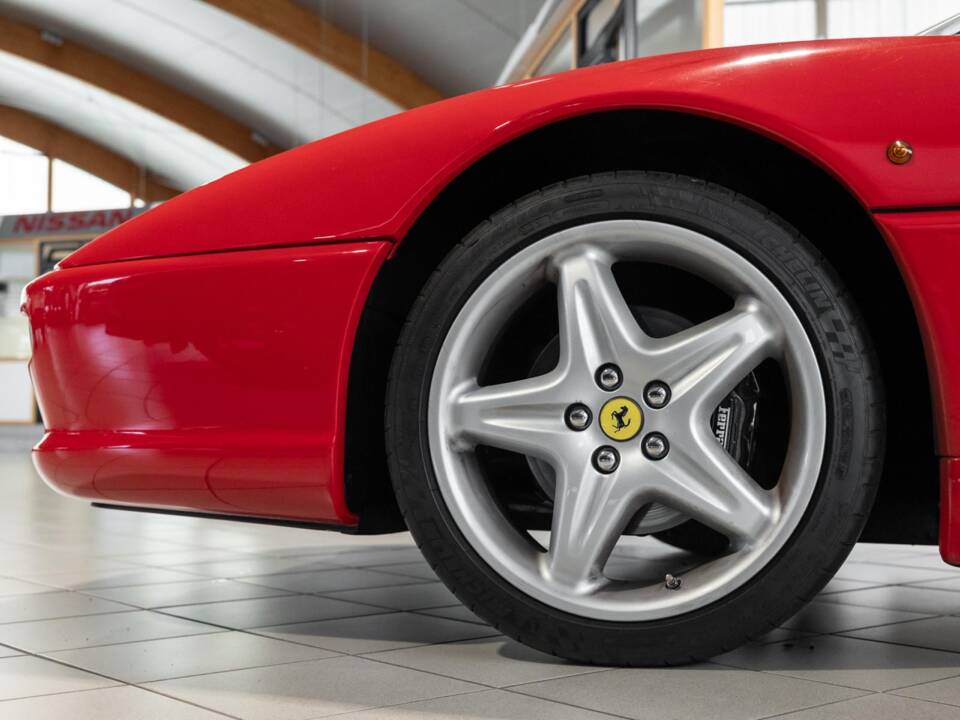 Afbeelding 11/24 van Ferrari F 355 Berlinetta (1994)