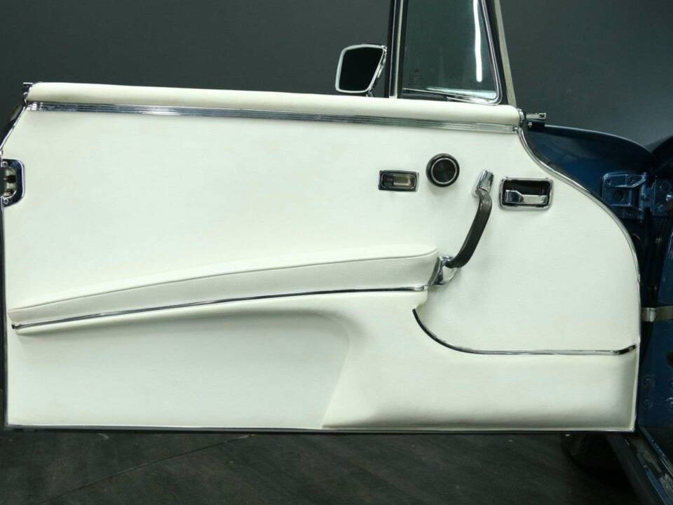 Image 12/50 of Mercedes-Benz 280 SE 3,5 (1971)