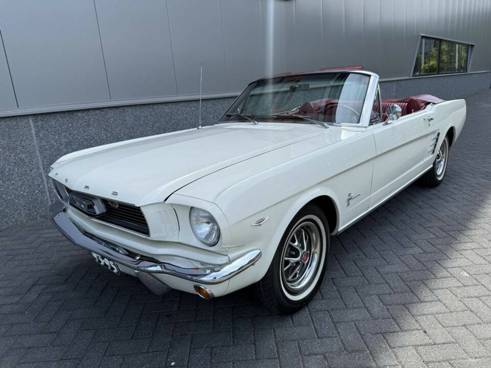 Image 13/50 de Ford Mustang 390 GTA (1966)