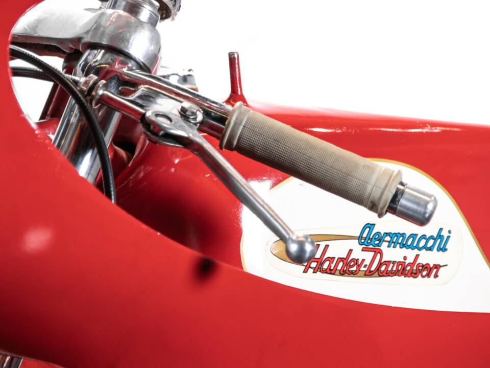 Image 15/32 of Aermacchi Harley-Davidson DUMMY (1963)