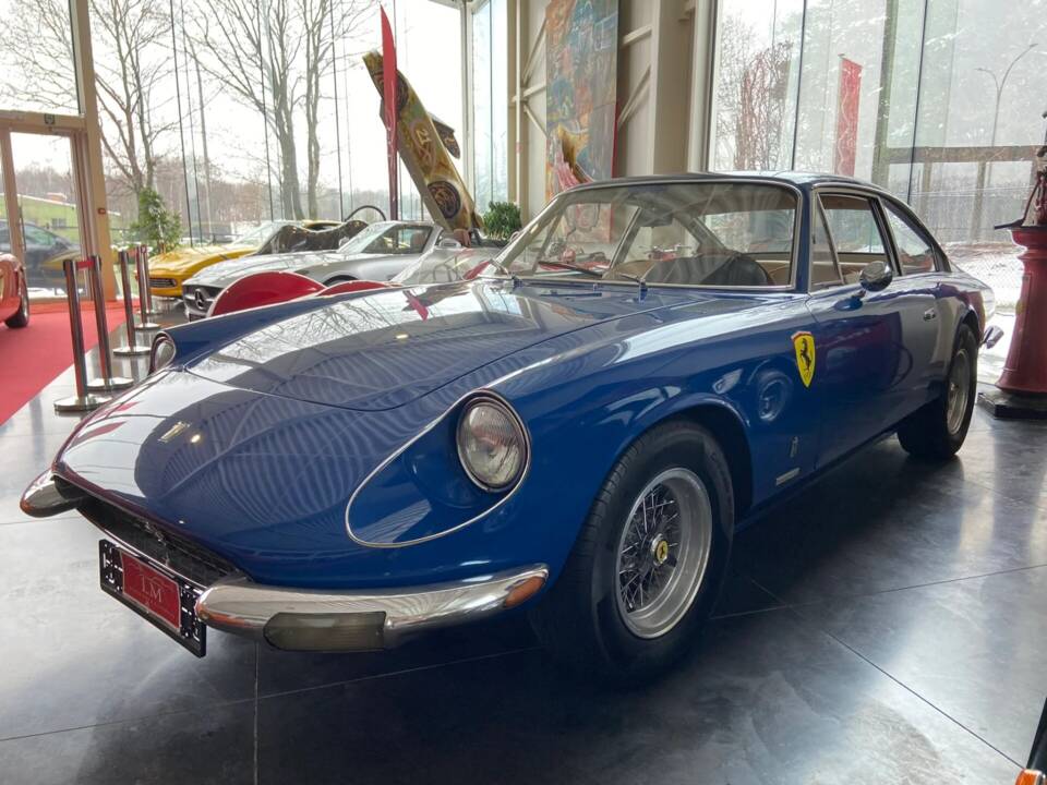 Image 2/20 of Ferrari 365 GT 2+2 (1969)