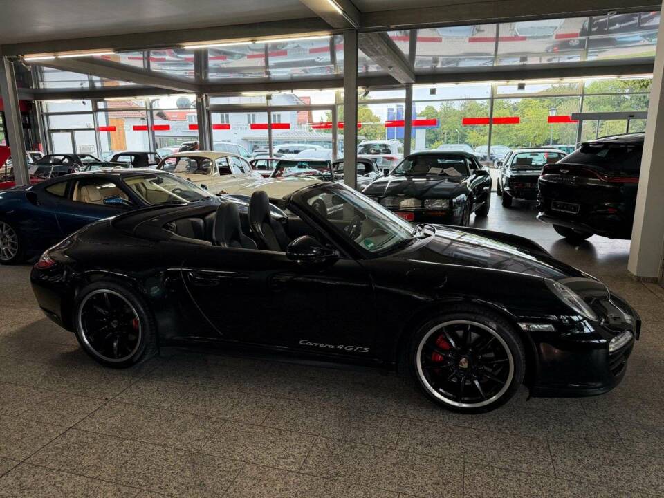 Afbeelding 39/43 van Porsche 911 Carrera 4 GTS (2011)