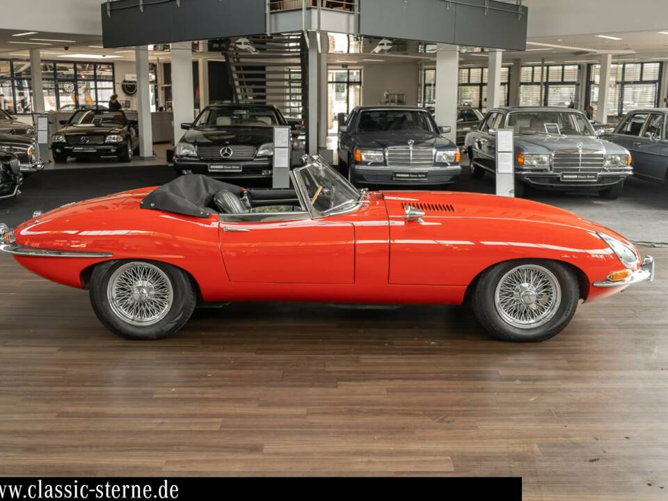 Immagine 6/15 di Jaguar E-Type 4.2 (1965)