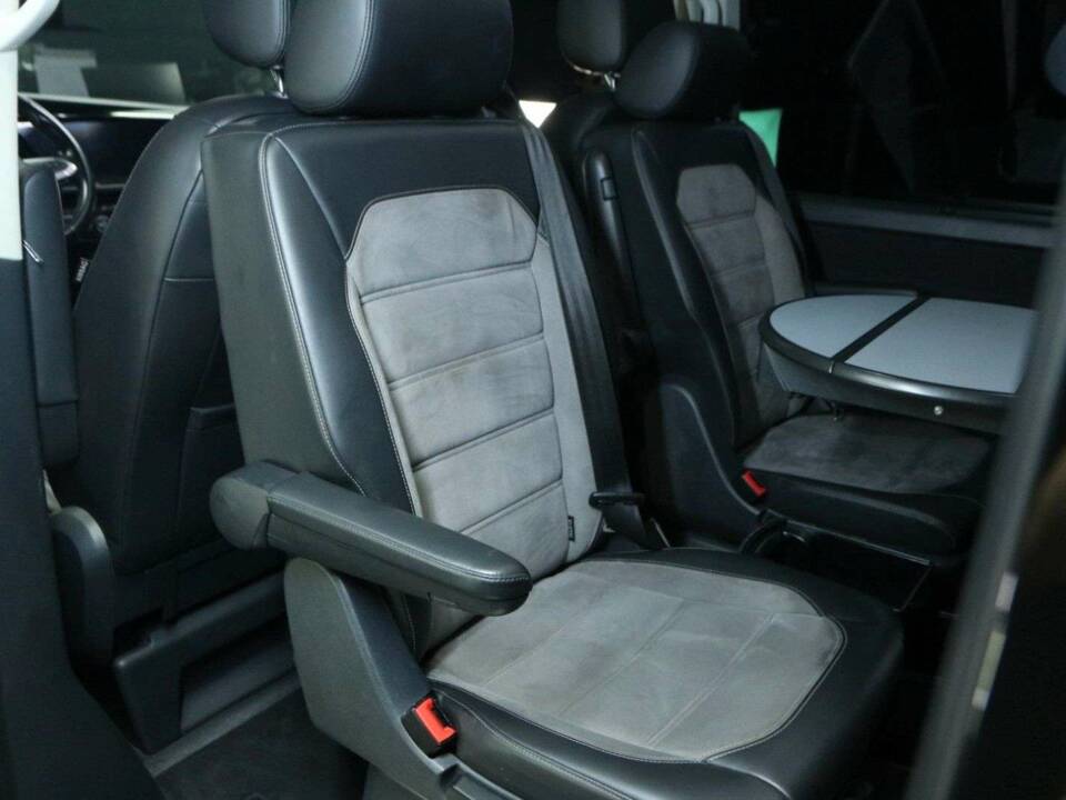 Image 26/50 of Volkswagen T6 Multivan 2.0 TDI (2020)