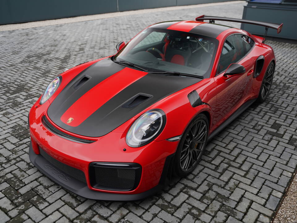 Immagine 11/50 di Porsche 911 GT2 RS Weissach (2018)