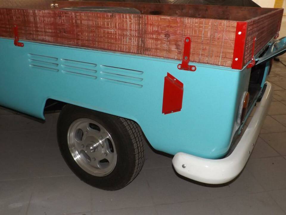 Image 34/43 de Volkswagen T2a pickup (1969)