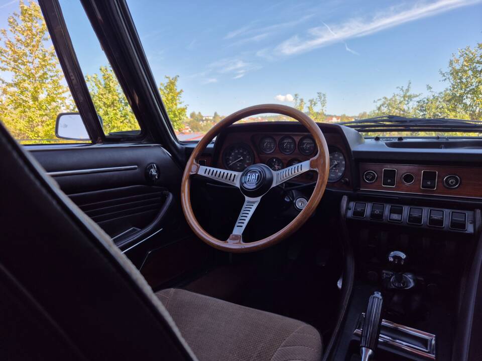 Immagine 26/51 di FIAT Dino 2400 Coupe (1971)