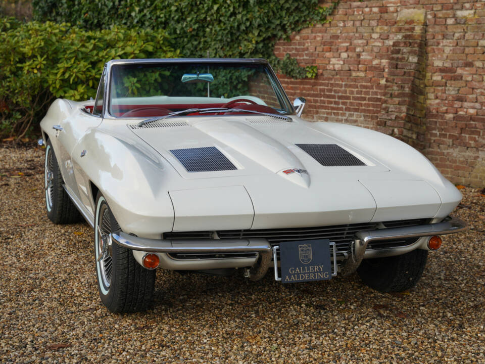 Image 31/50 of Chevrolet Corvette Sting Ray Convertible (1963)