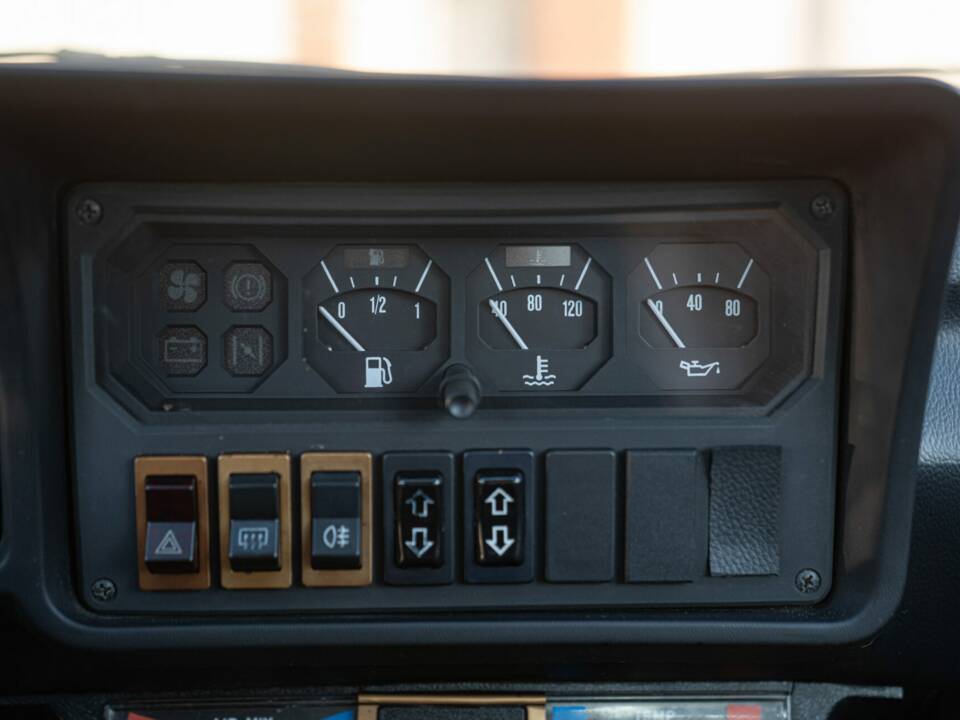 Bild 33/50 von Alfa Romeo GTV 6 2.5 (1981)