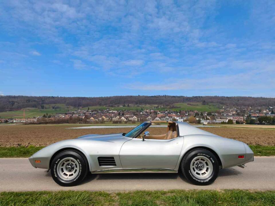 Image 3/23 of Chevrolet Corvette Sting Ray (1977)