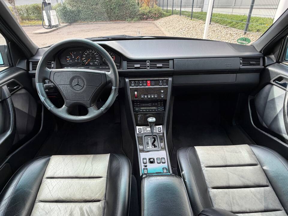 Bild 6/15 von Mercedes-Benz E 500 (1995)