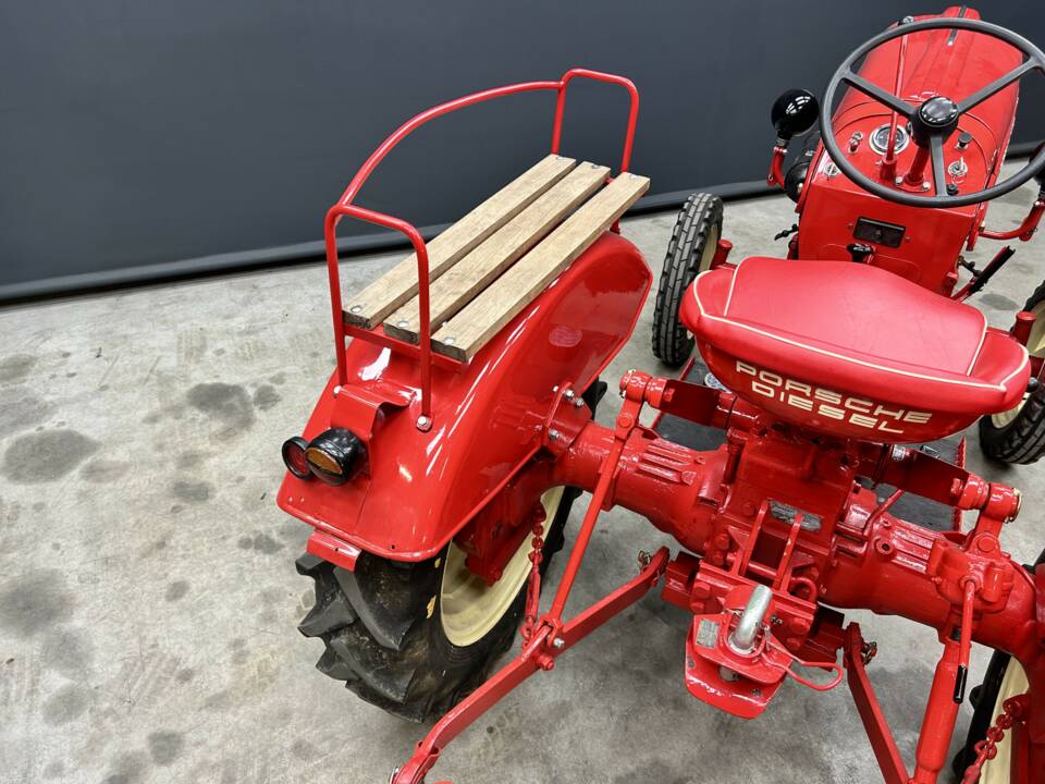 Image 15/50 of Porsche-Diesel Junior K (1961)