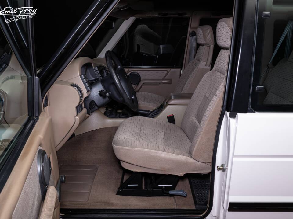 Bild 7/7 von Land Rover Discovery 3.9 V8 (1998)