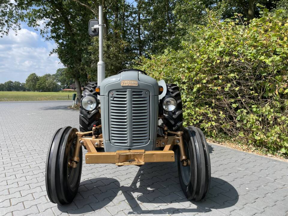 Image 3/8 of Massey-Ferguson MF 35 (1957)