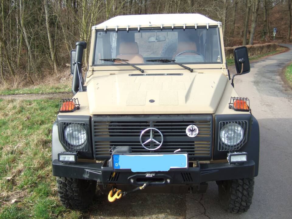Image 3/36 of Mercedes-Benz 240 GD (SWB) (1986)