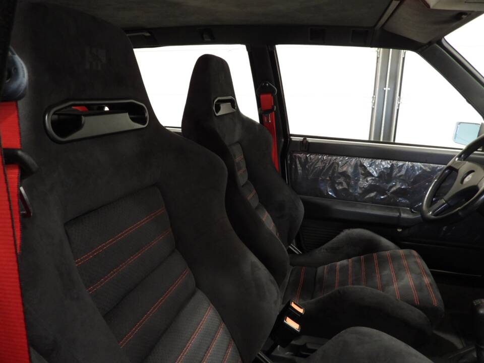 Image 10/15 of Lancia Delta HF Integrale Evoluzione I &quot;Martini 5&quot; (1992)