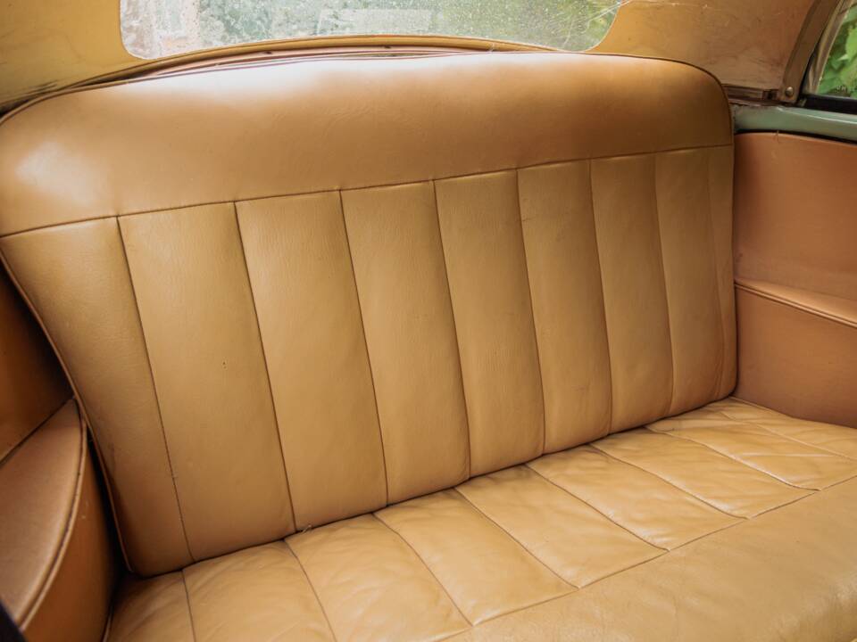 Image 9/29 of Morris Minor 1000 Tourer (1962)