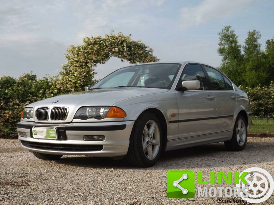 Immagine 1/10 di BMW 320Ci (1999)