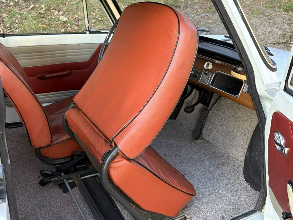 Image 6/21 de DKW F11 (1965)