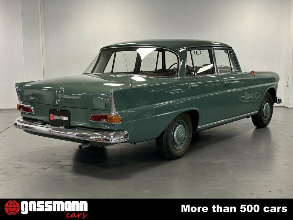 Image 6/15 de Mercedes-Benz 190 c (1964)