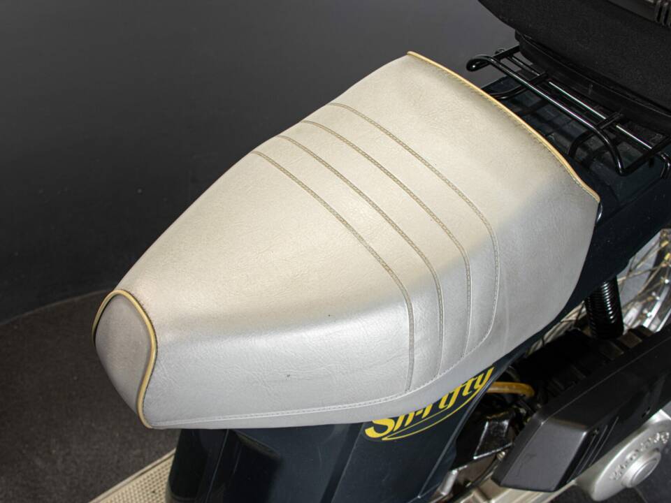 Image 42/44 of Honda SH 50 Fifty (1987)