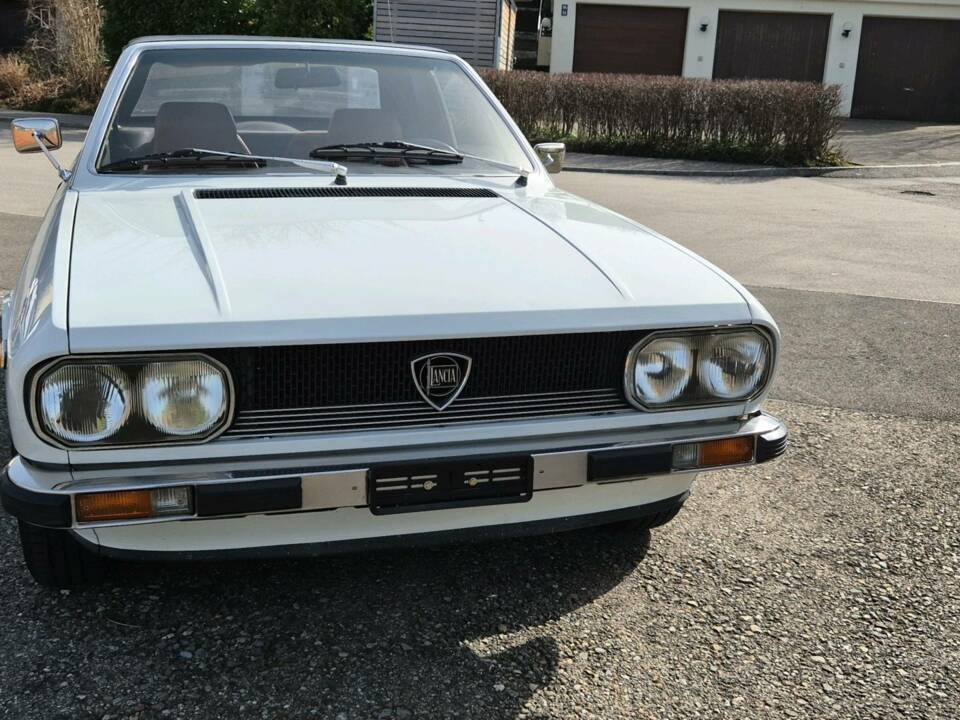 Image 4/66 de Lancia Beta Spider 2000 (1978)