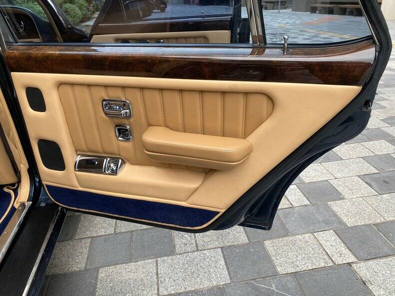 Image 37/50 of Bentley Brooklands R Mulliner (1998)