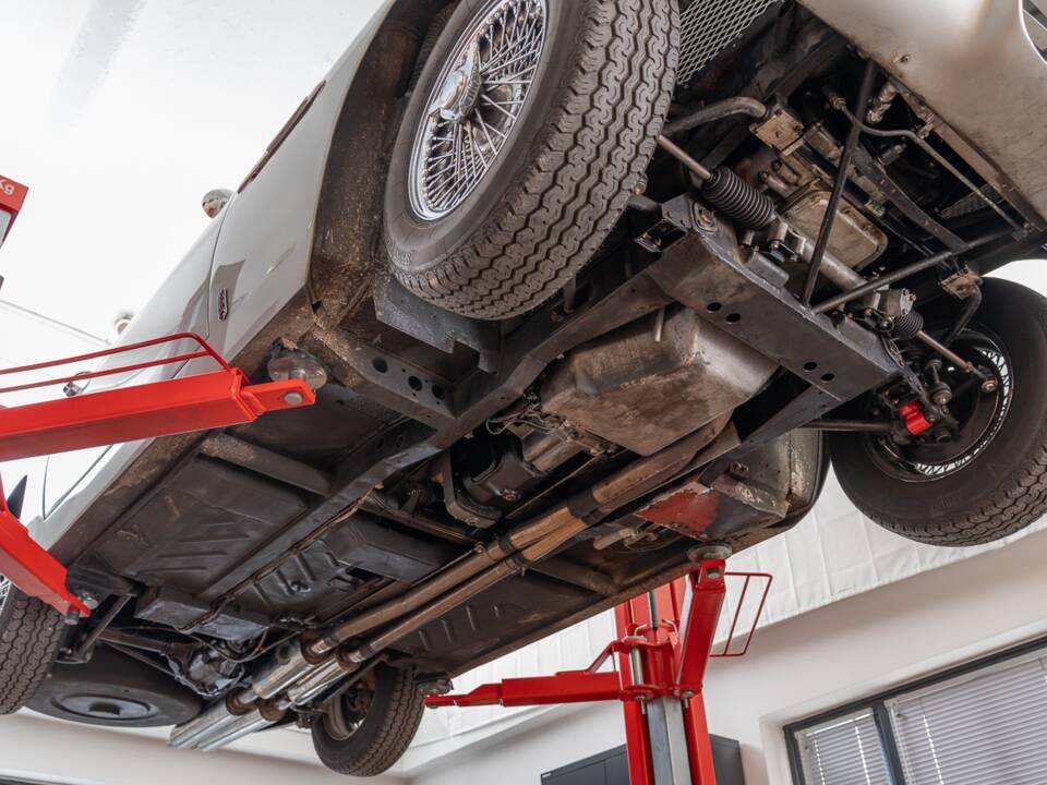 Bild 34/36 von Aston Martin DB 6 Vantage (1966)