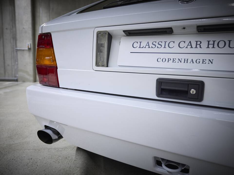 Image 21/93 of Lancia Delta HF Integrale Evoluzione I (1992)
