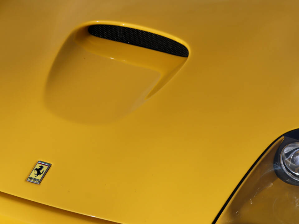 Image 17/50 of Ferrari 550 Maranello (1999)