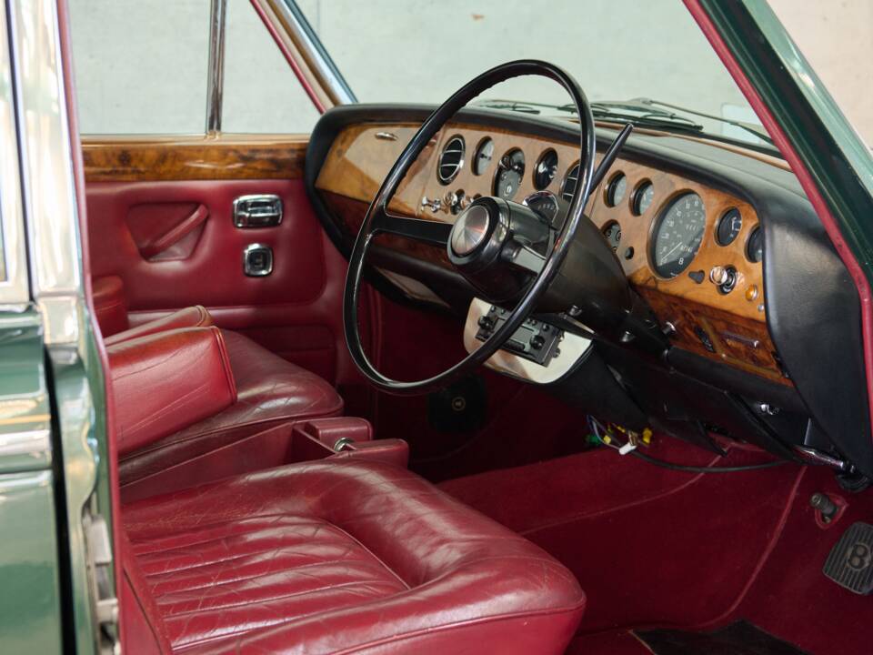 Bild 40/50 von Bentley T 1 (1969)