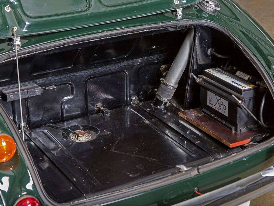 Imagen 17/20 de Austin-Healey 3000 Mk III (BJ8) (1966)