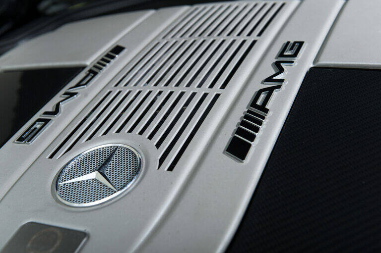 Image 13/14 of Mercedes-Benz SL 65 AMG (2004)