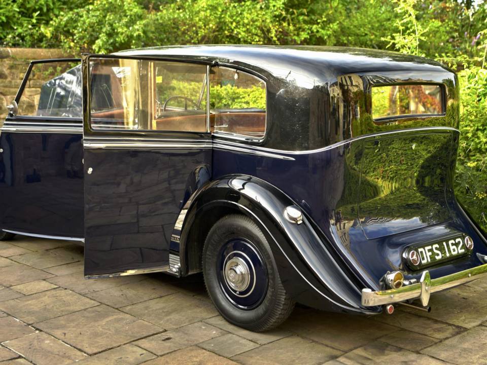 Image 19/50 of Rolls-Royce Wraith Mulliner (1939)