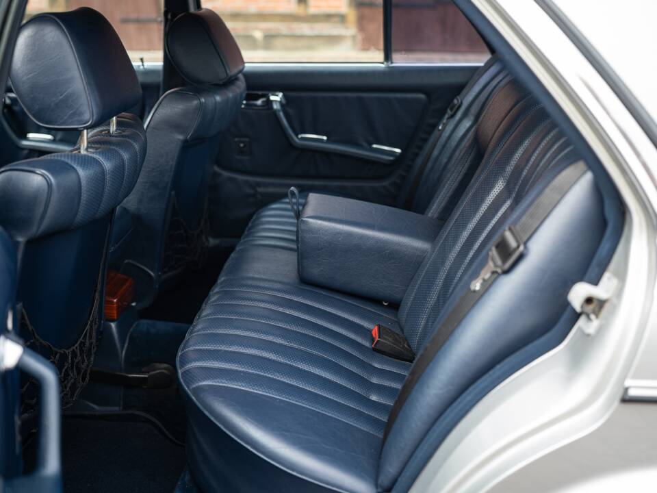 Bild 54/83 von Mercedes-Benz 300 D Turbodiesel (1983)