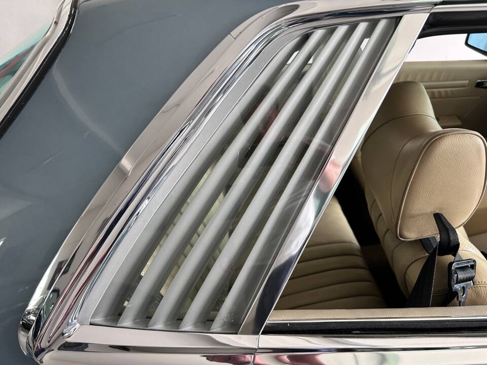 Image 18/39 de Mercedes-Benz 350 SLC (1978)