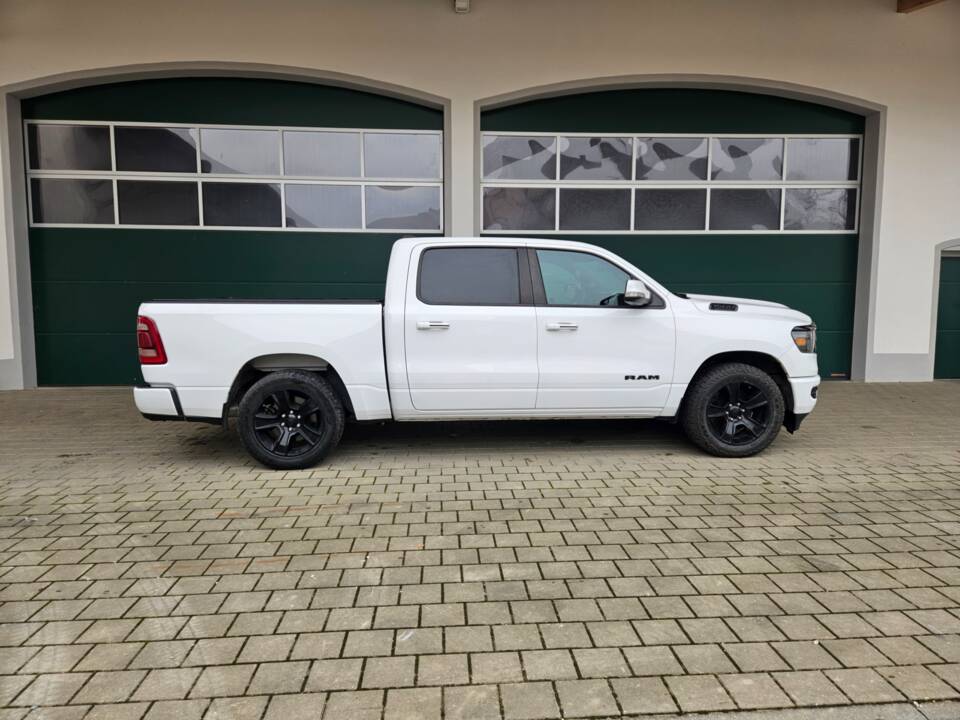 Image 59/62 of Dodge Ram 1500 (2020)