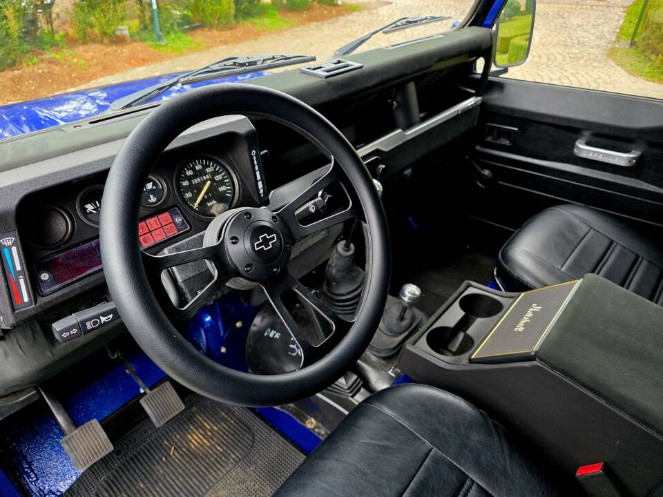 Bild 16/22 von Land Rover Defender 110 Turbo Diesel (1987)