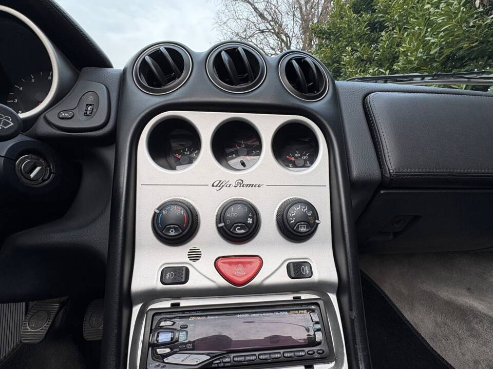 Image 14/26 of Alfa Romeo GTV 1.8 Twin Spark (1999)