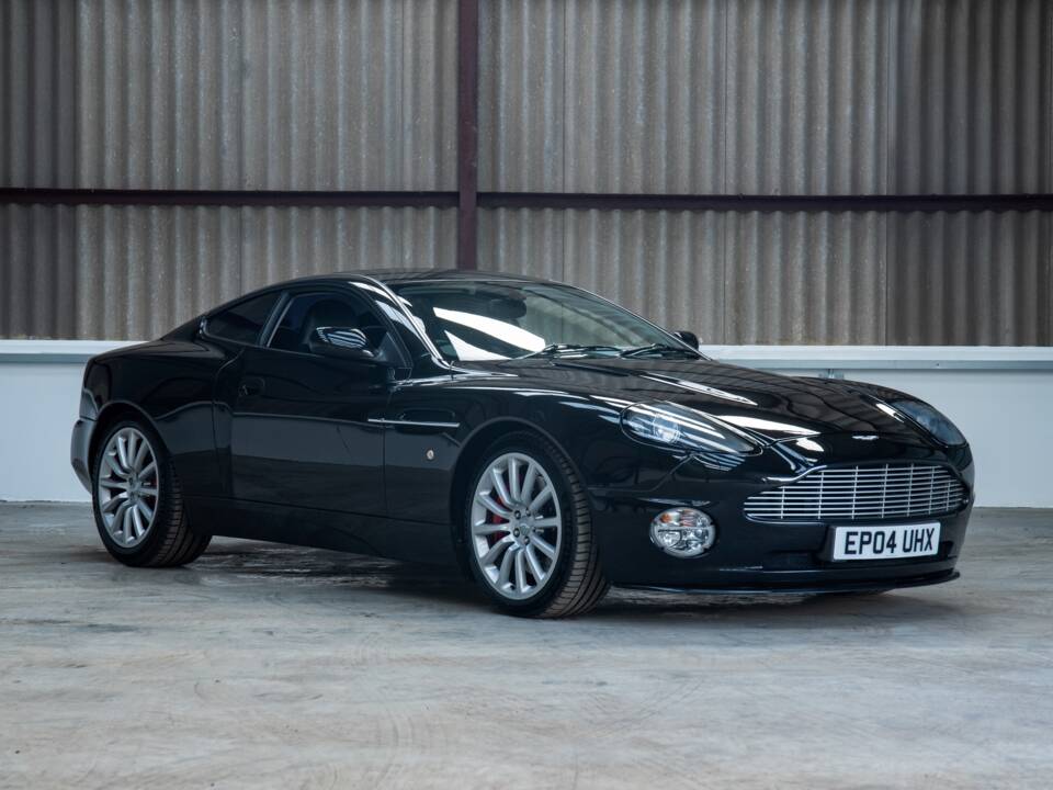 Image 1/50 de Aston Martin V12 Vanquish (2004)