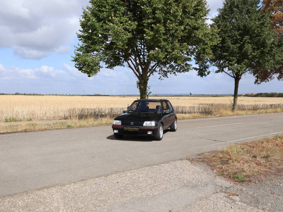 Obraz 33/56 pojazdu Peugeot 205 GTi 1.9 (1991)