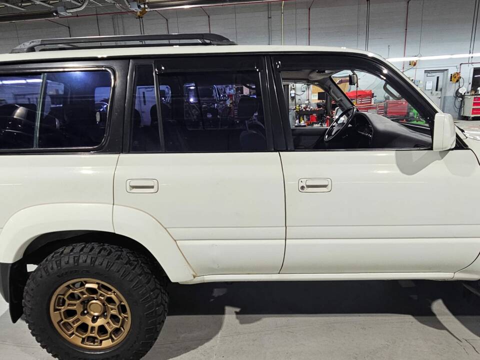 Image 9/48 de Toyota Land Cruiser FJ80 (1992)
