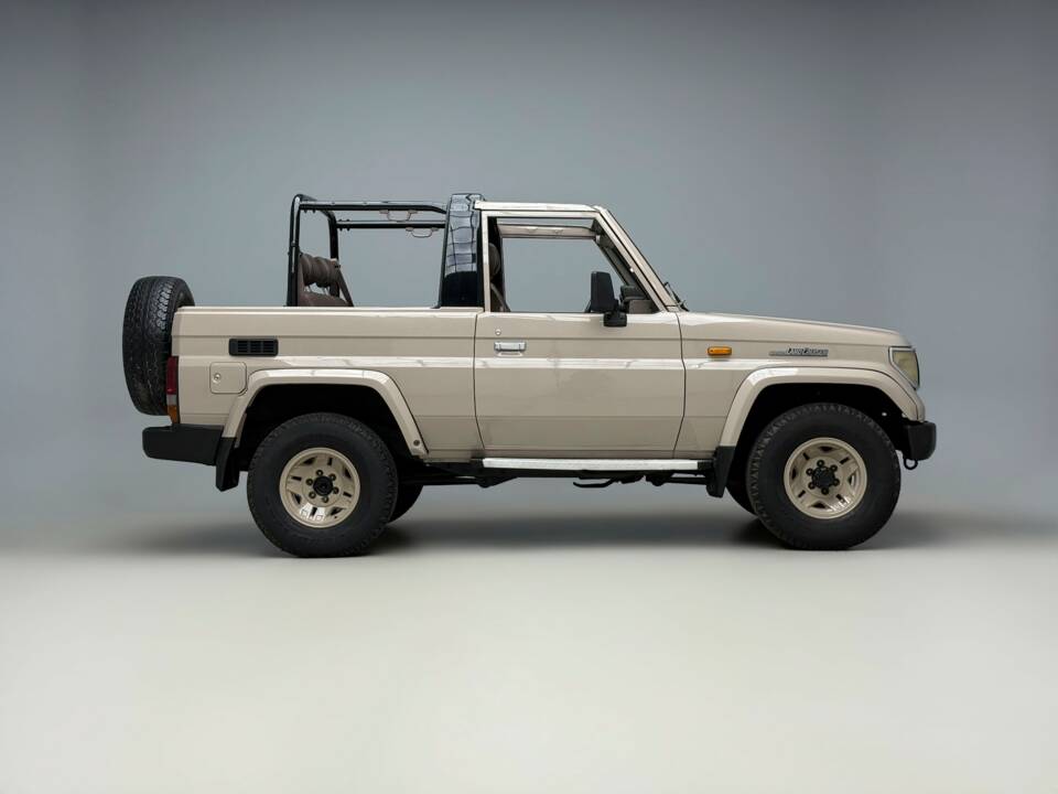 Immagine 1/24 di Toyota Land Cruiser LJ73 (1991)